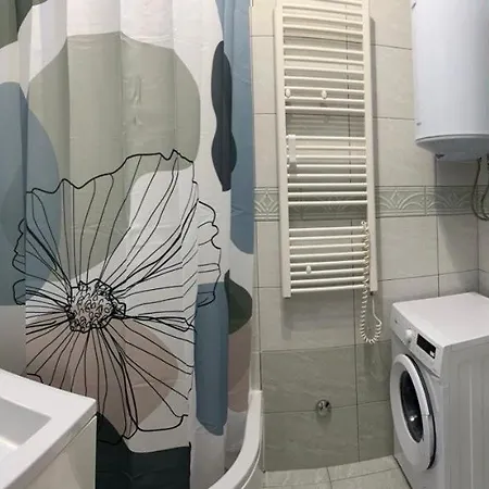 Tashi, Korzo - Rijeka, 2 Bedrooms Rijeka