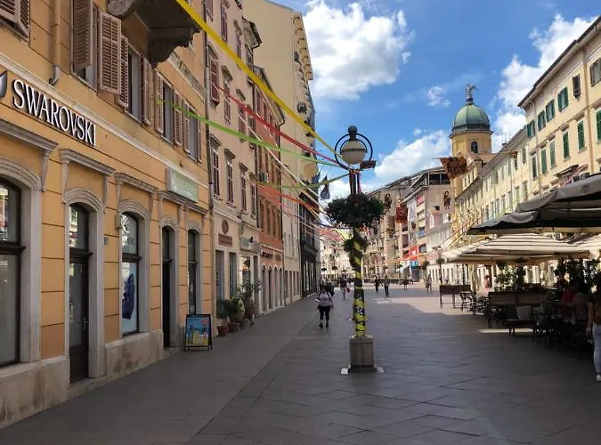 Tashi, Korzo - Rijeka, 2 Bedrooms Apartment