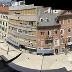 Apartman Tashi, Korzo - Rijeka, 2 Bedrooms Rijeka