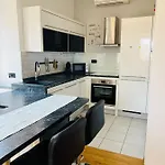 Tashi, Korzo - Rijeka, 2 Bedrooms * Rijeka