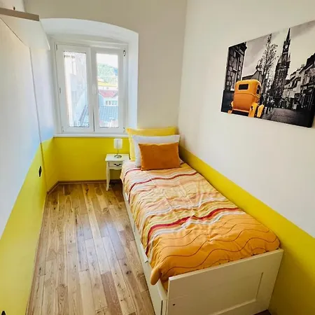 Tashi, Korzo - Rijeka, 2 Bedrooms Rijeka