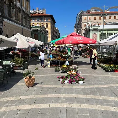 Tashi, Korzo - Rijeka, 2 Bedrooms * Rijeka