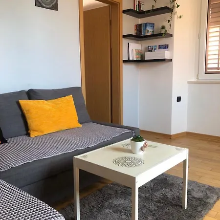 Tashi, Korzo - Rijeka, 2 Bedrooms Appartamento Fiume
