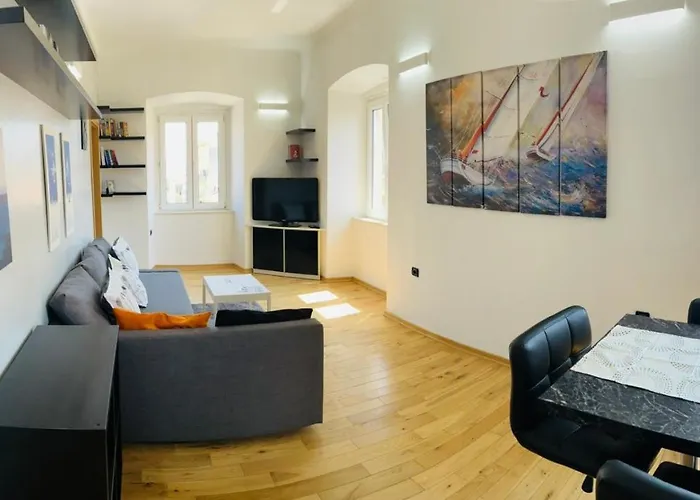 Tashi, Korzo - Rijeka, 2 Bedrooms Lägenhet