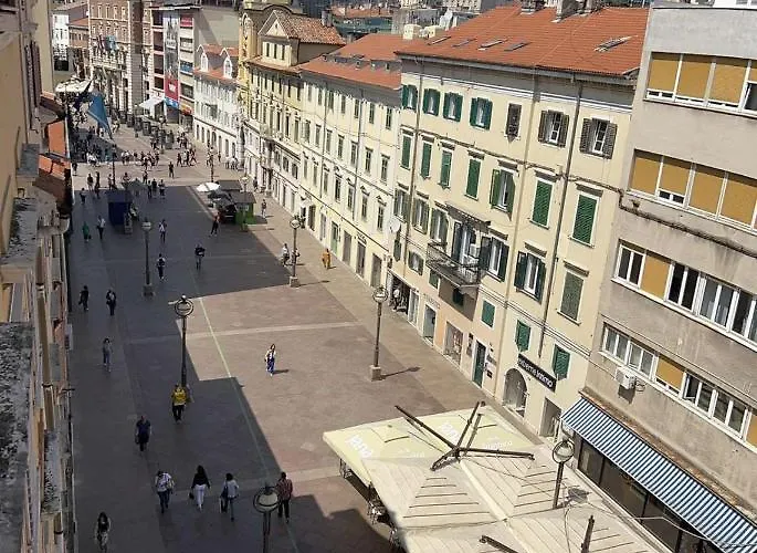 Tashi, Korzo - Rijeka, 2 Bedrooms Rijeka