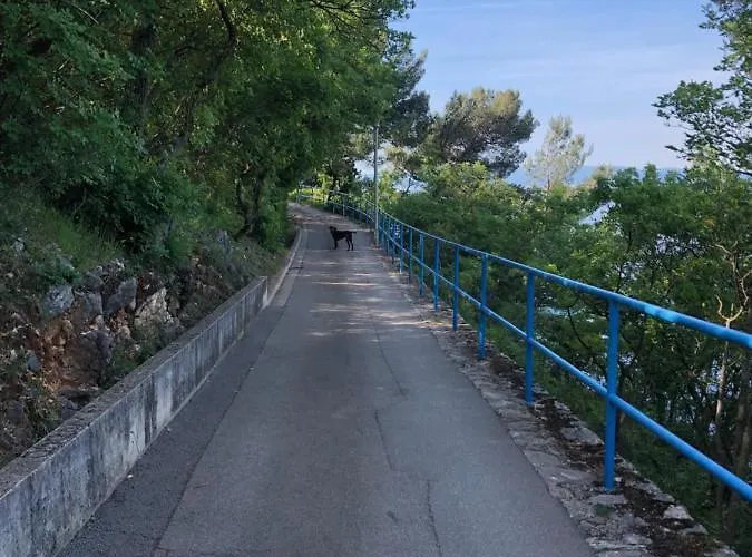 Tashi, Korzo - Rijeka, 2 Bedrooms Lägenhet Rijeka
