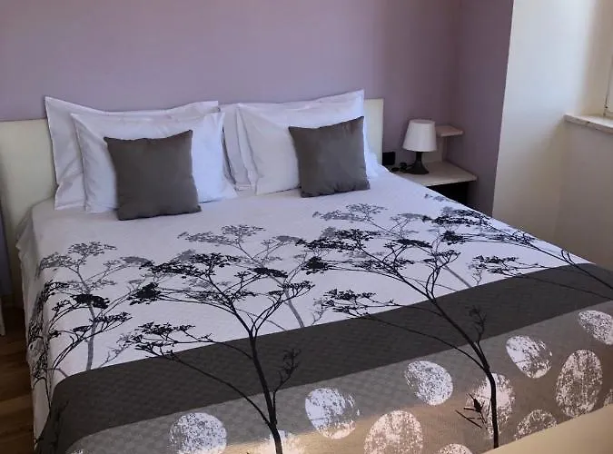 Tashi, Korzo - Rijeka, 2 Bedrooms Lägenhet Rijeka