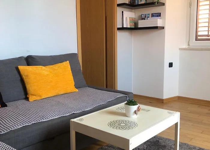 Tashi, Korzo - Rijeka, 2 Bedrooms Appartement Rijeka